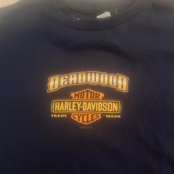 Medium size Harley Davidson shirt - Picture 1 of 2